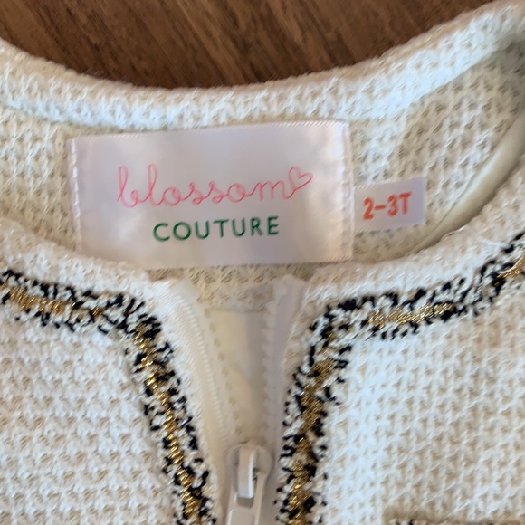 Two piece fancy outfit- size- 2-3T - Picture 3 of 10